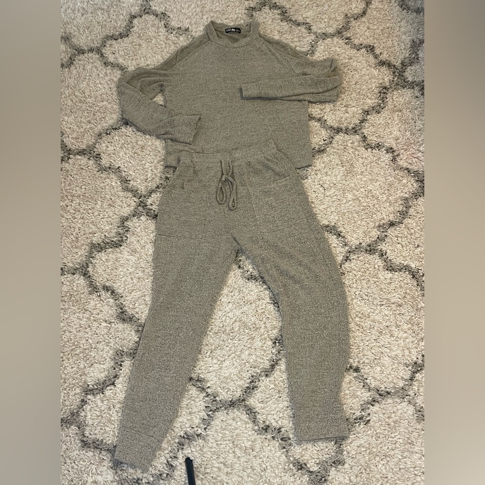 ChicMe Dropped Cold Shoulder Loungewear Pant Set